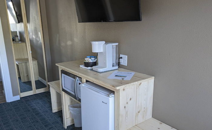 Greenland Motel - Recent Photos From Website (newer photo)